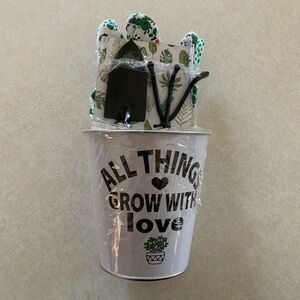 Garden Gift Tin Set w/ Gloves & Mini Tools